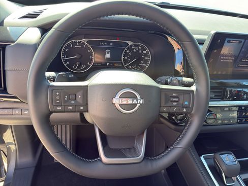 New 2026 Nissan Pathfinder SV image 16