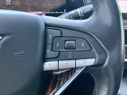 Used 2021 Cadillac Escalade Premium Luxury AWD/4WD image 20