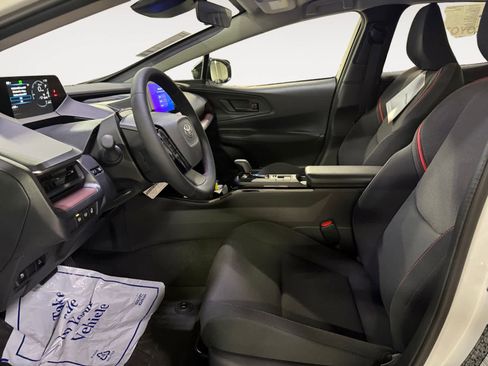 New 2026 Toyota Prius Plug-In Hybrid FWD image 11