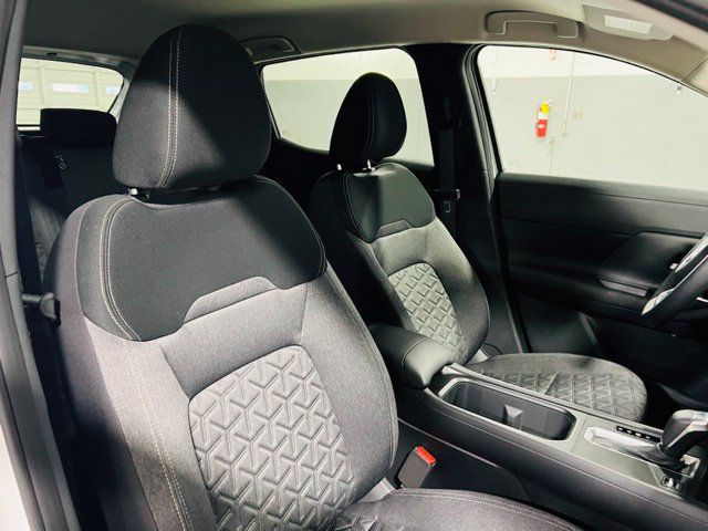 New 2026 Nissan Kicks SV w/ Interior Electronics Package FWD image 31