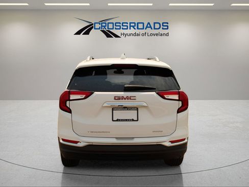 Used 2022 GMC Terrain SLT image 4