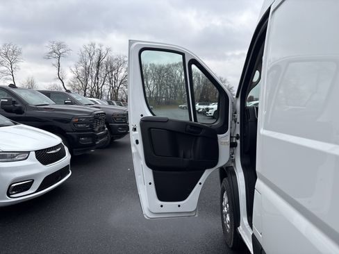 Used 2025 RAM ProMaster 2500 w/ Quick Order Package 22G SLT image 11