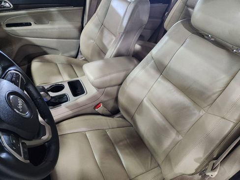 Used 2017 Jeep Grand Cherokee Limited RWD image 23