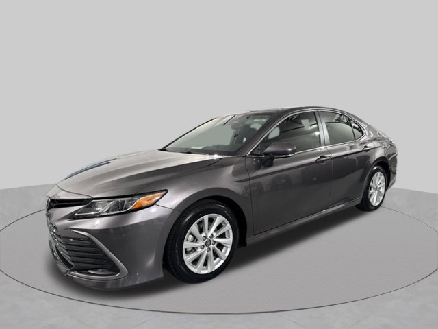 Used 2024 Toyota Camry LE w/ Convenience Package FWD image 4