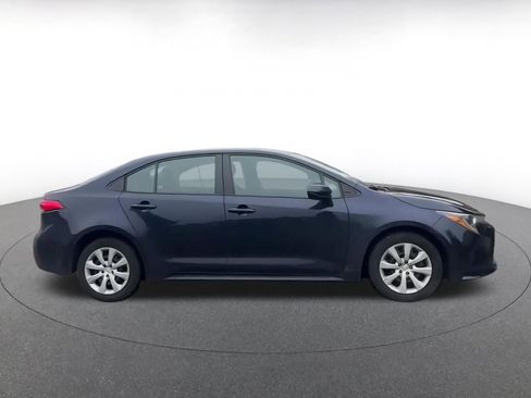 Used 2025 Toyota Corolla LE image 12