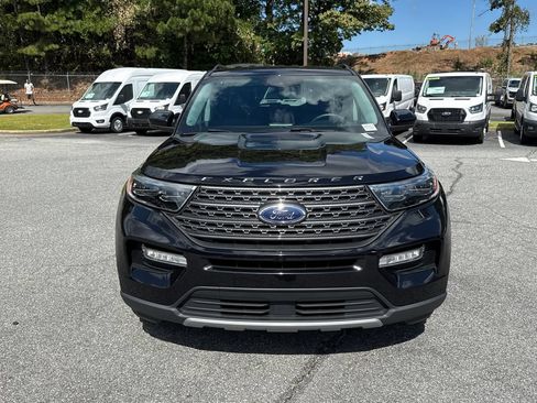 Used 2023 Ford Explorer XLT w/ Equipment Group 202A AWD/4WD image 2