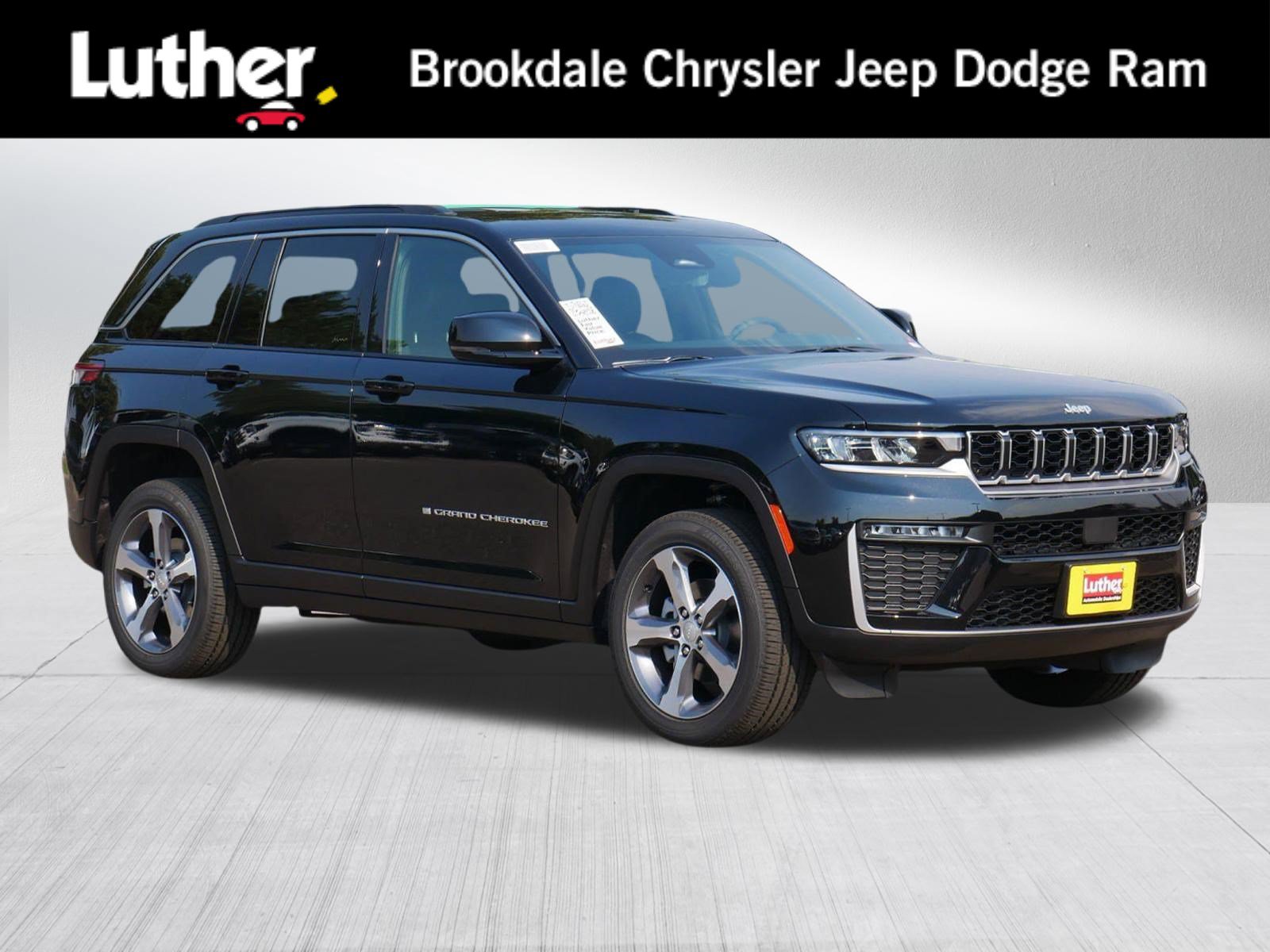 New 2026 Jeep Grand Cherokee Limited AWD/4WD image 1