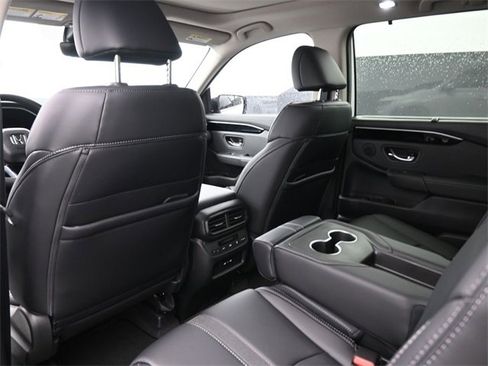 New 2025 Honda Pilot Touring image 10