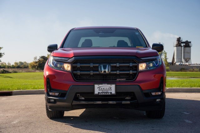 Used 2024 Honda Ridgeline Sport image 2