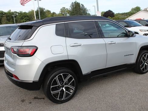 Used 2025 Jeep Compass Limited w/ Elite Group AWD/4WD image 30