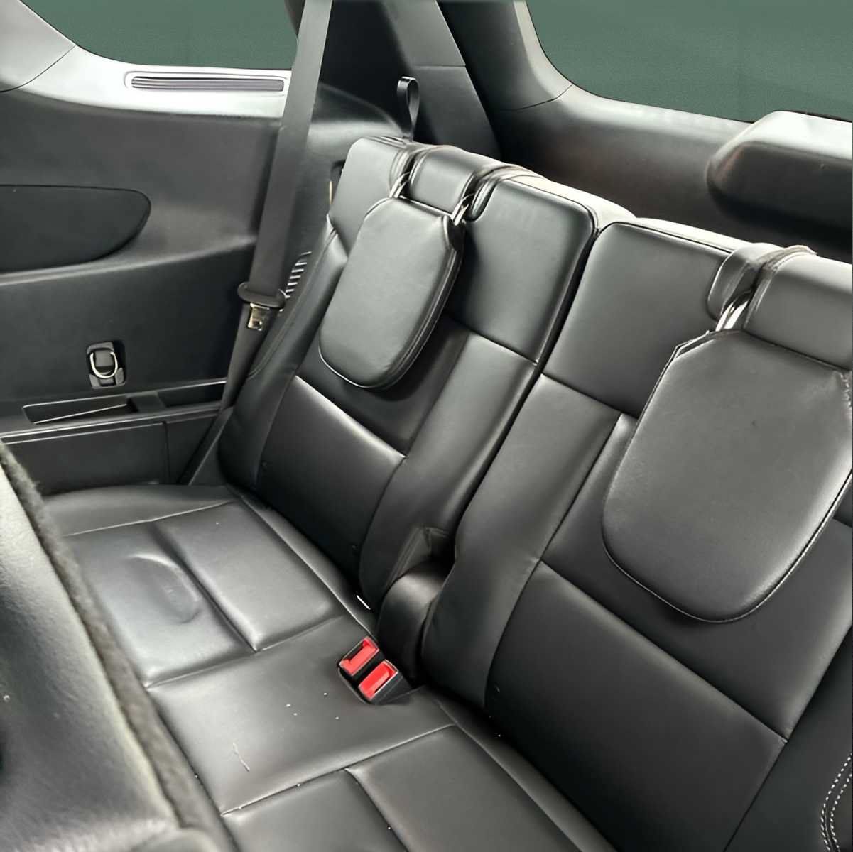 Used 2020 Ford Explorer XLT w/ Equipment Group 202A AWD/4WD image 4