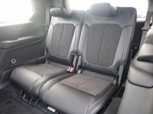 New 2025 Jeep Grand Cherokee L Altitude image 11