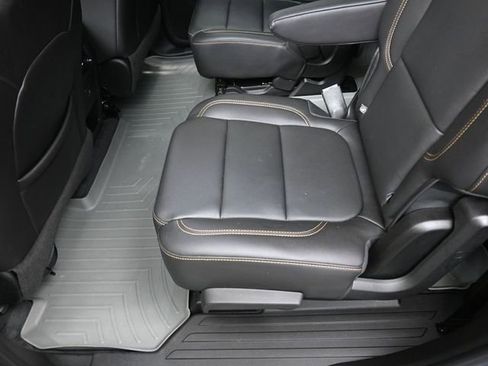 Used 2020 Chevrolet Traverse LT image 22