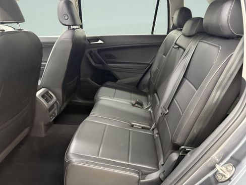 Used 2021 Volkswagen Tiguan SE w/ Panoramic Sunroof Package AWD/4WD image 12