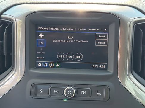 Used 2022 Chevrolet Silverado 1500 Custom AWD/4WD image 27