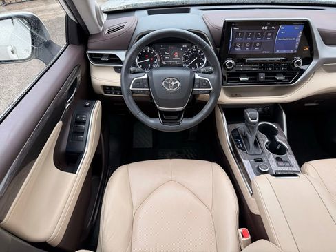 Used 2022 Toyota Highlander Platinum image 33