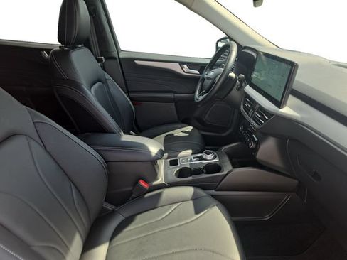 Used 2025 Ford Escape Platinum w/ Premium Technology Package AWD/4WD image 17