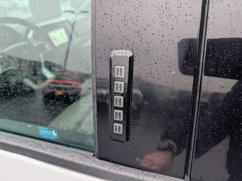 Used 2018 Ford F150 Lariat image 11