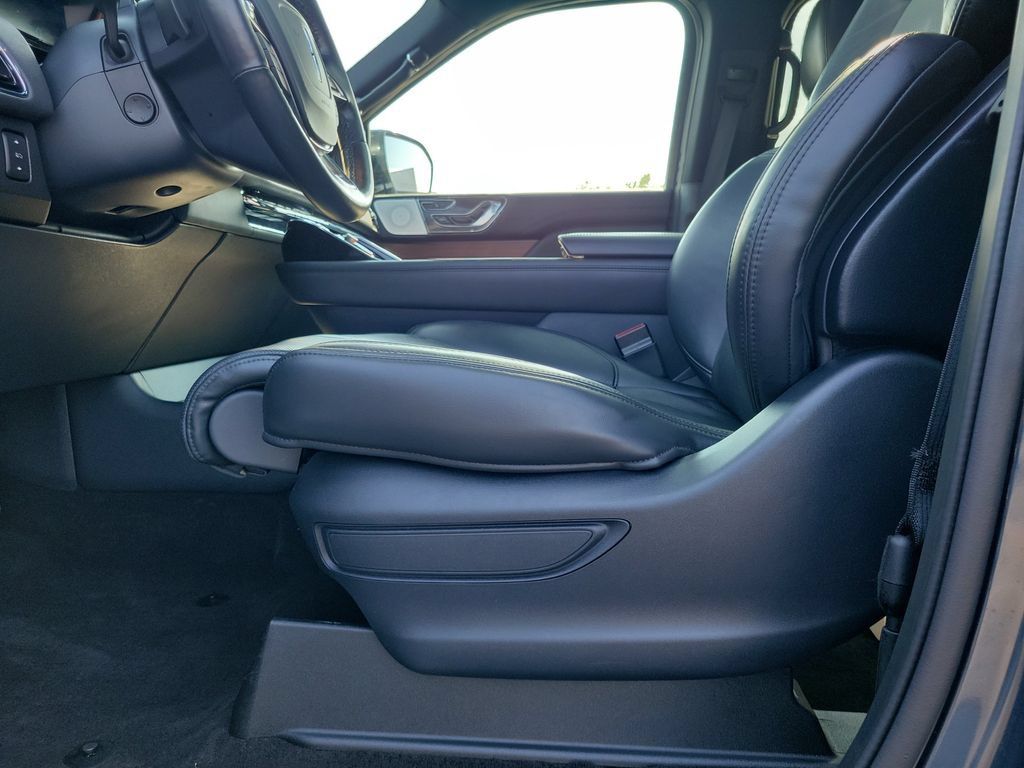 Certified 2022 Lincoln Navigator L Reserve AWD/4WD image 19