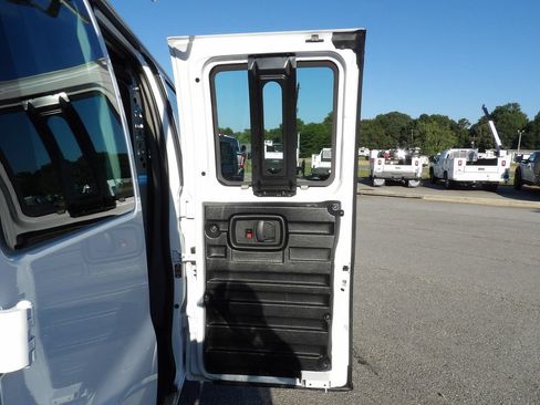Used 2022 Chevrolet Express 2500 w/ Driver Convenience Package RWD image 30