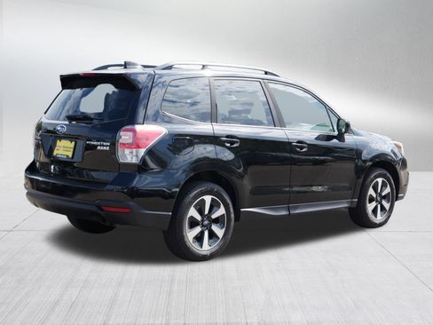 Used 2017 Subaru Forester 2.5i Premium w/ All-Weather Package image 7