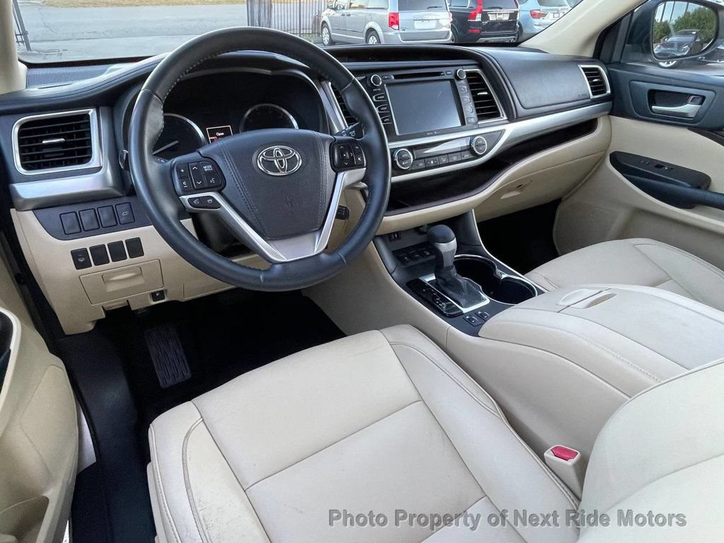 Used 2015 Toyota Highlander XLE AWD/4WD image 18