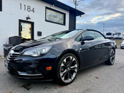 Used 2018 Buick Cascada Premium FWD image 2