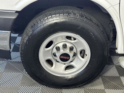 Used 2024 GMC Savana 2500 w/ Driver Convenience Package image 11