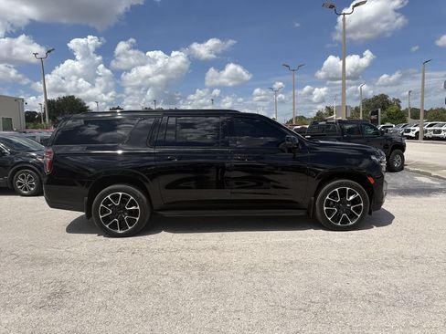 Used 2023 Chevrolet Suburban RST w/ Luxury Package RWD image 2