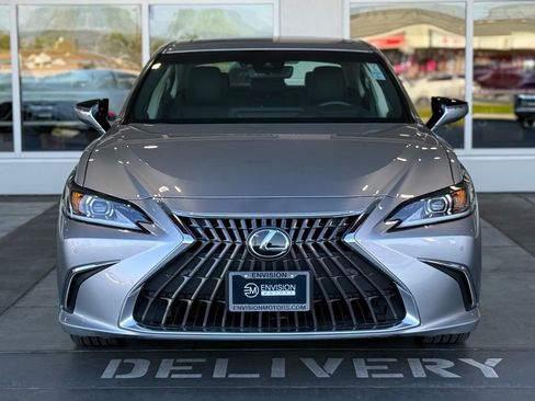 Used 2024 Lexus ES 250 w/ Premium Package AWD/4WD image 4