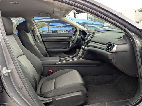 Used 2022 Honda Accord LX image 23