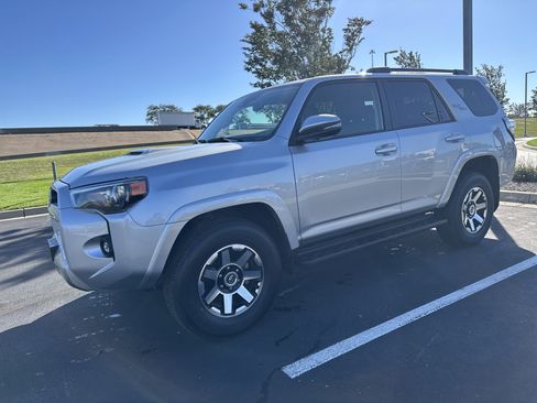 Certified 2024 Toyota 4Runner TRD Off-Road Premium image 5