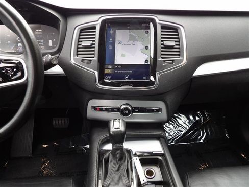 Used 2018 Volvo XC90 T5 Momentum FWD image 23