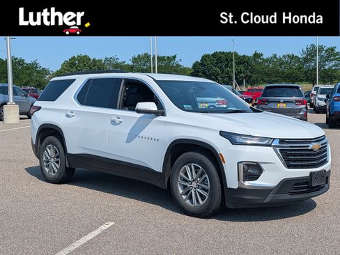 Used 2022 Chevrolet Traverse LT AWD/4WD image 1