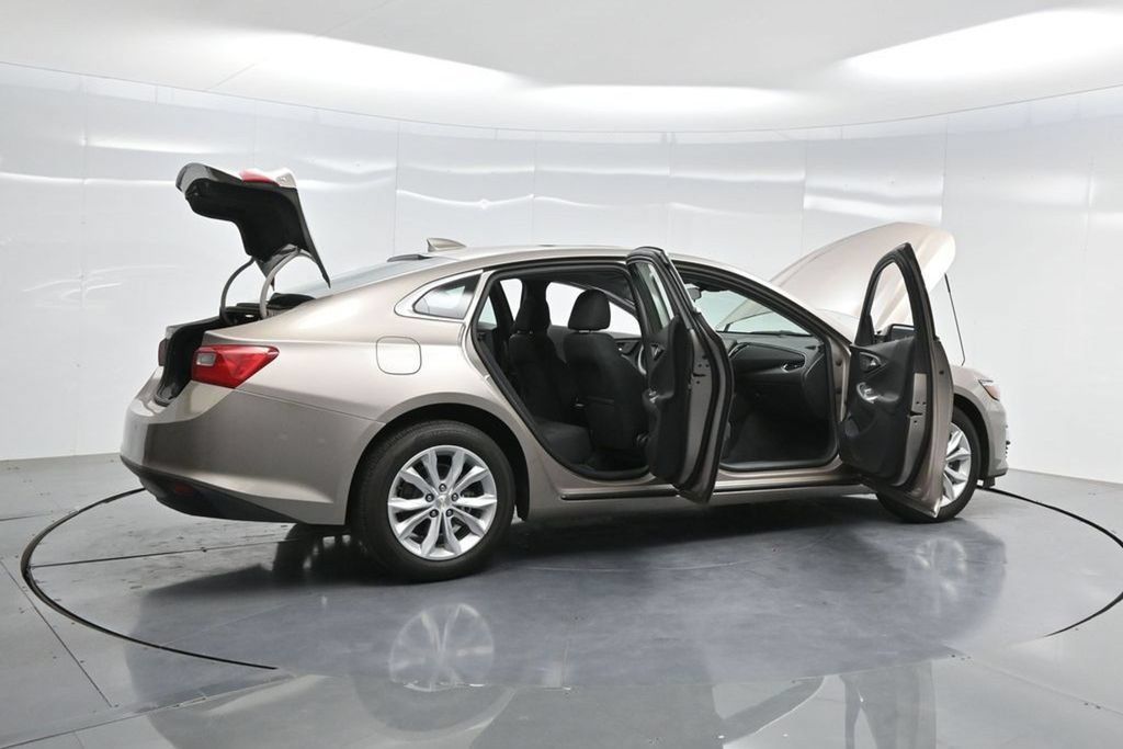 Used 2024 Chevrolet Malibu LT FWD image 4