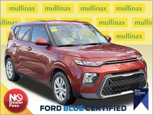 Used 2022 Kia Soul LX image 1