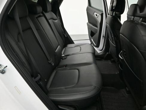Used 2024 Kia Sportage EX FWD image 9