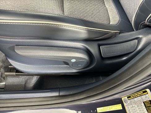 Used 2022 Hyundai Venue Limited FWD image 20