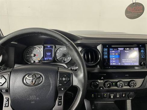 Used 2019 Toyota Tacoma TRD Sport w/ Technology Package AWD/4WD image 15