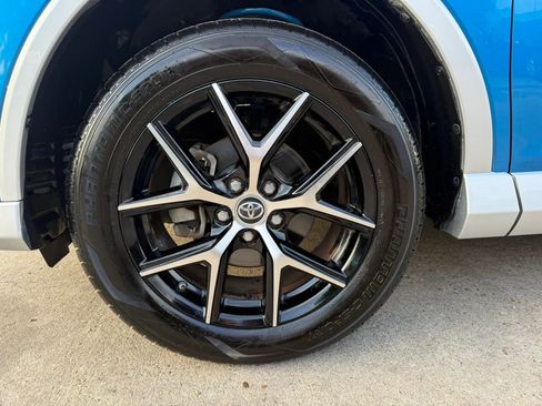 Used 2016 Toyota RAV4 SE w/ Advanced Technology Package image 25