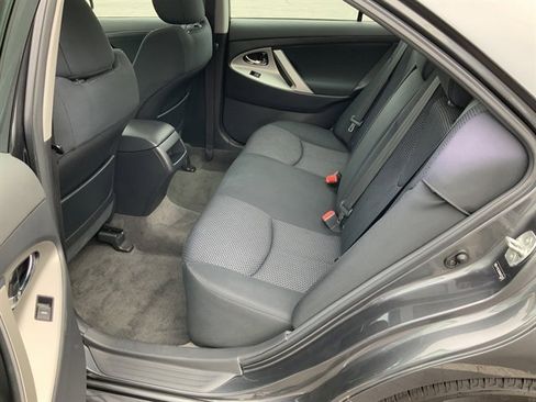 Used 2010 Toyota Camry image 16