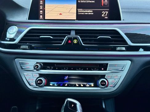 Used 2020 BMW 750i xDrive w/ M Sport Package AWD/4WD image 26