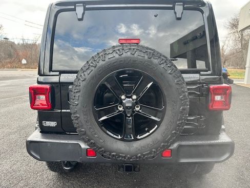 Certified 2022 Jeep Wrangler Unlimited Sahara AWD/4WD image 7