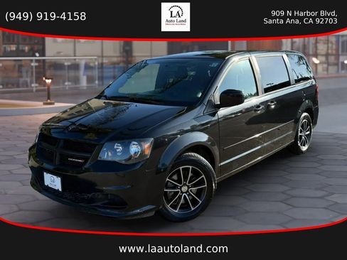 Used 2016 Dodge Grand Caravan SE FWD image 1