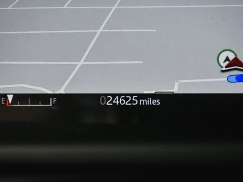 Used 2025 Land Rover Defender 110 S image 19