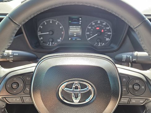 Certified 2025 Toyota Corolla SE image 17