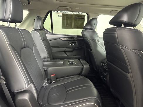 Used 2025 Honda Pilot Elite image 30