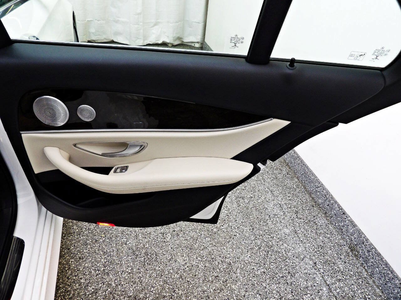 Used 2019 Mercedes-Benz E 300 4MATIC image 12