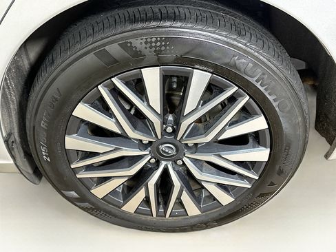 Used 2024 Nissan Altima 2.5 SV image 11