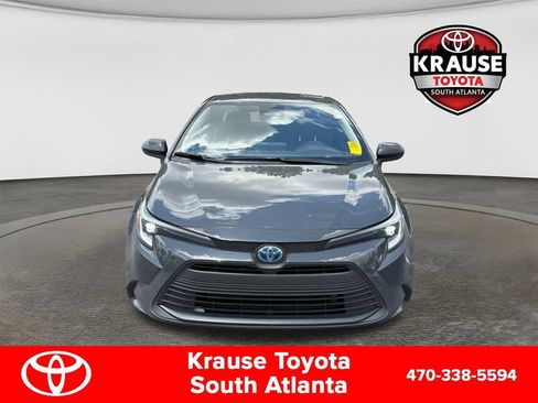 Used 2025 Toyota Corolla LE FWD image 2
